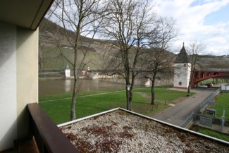 Balkon en Moezelzicht in Krone-Riesling